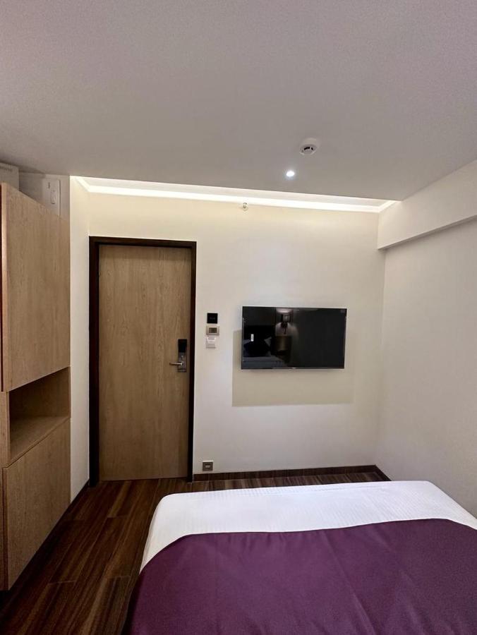 Vishal Hall Hotel Мумбай Екстериор снимка